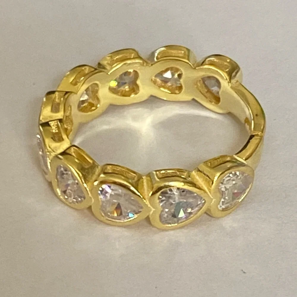925 Silver band ring 5.5 heart clear cz stones 18k yellow gold plated